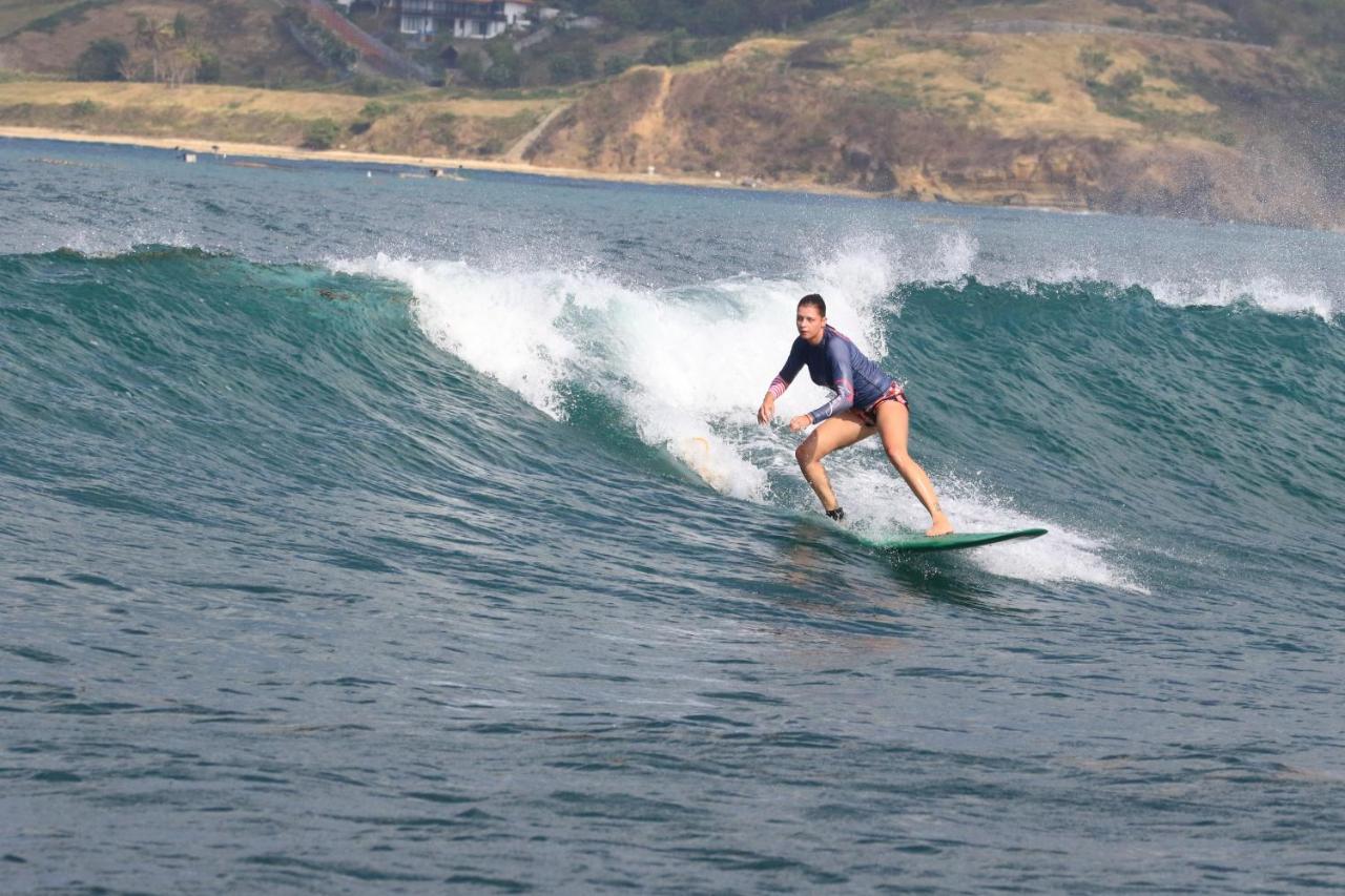 Tropical Sunday Bungalow - Surf And Stay Selong Belanak Zewnętrze zdjęcie