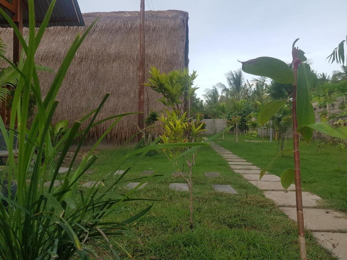Tropical Sunday Bungalow - Surf And Stay Selong Belanak Zewnętrze zdjęcie