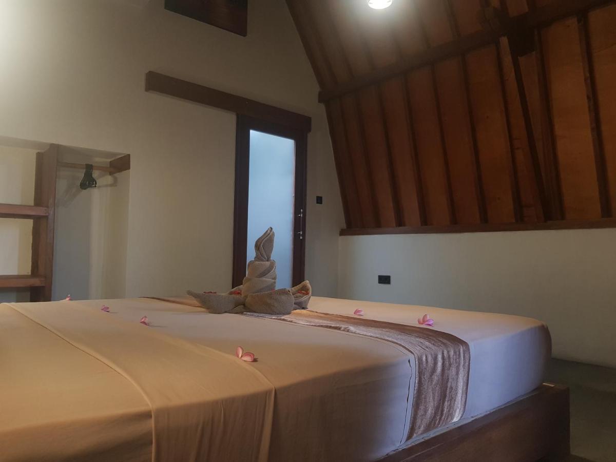 Tropical Sunday Bungalow - Surf And Stay Selong Belanak Zewnętrze zdjęcie