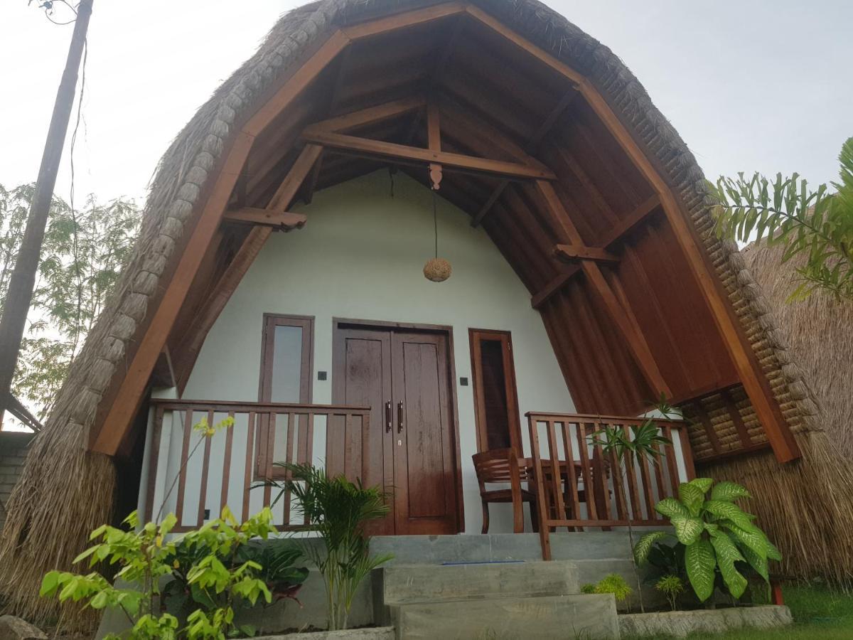Tropical Sunday Bungalow - Surf And Stay Selong Belanak Zewnętrze zdjęcie