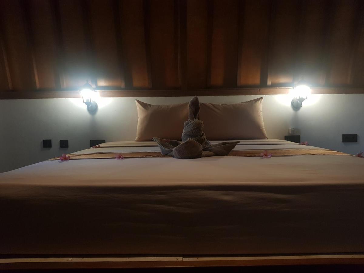 Tropical Sunday Bungalow - Surf And Stay Selong Belanak Zewnętrze zdjęcie
