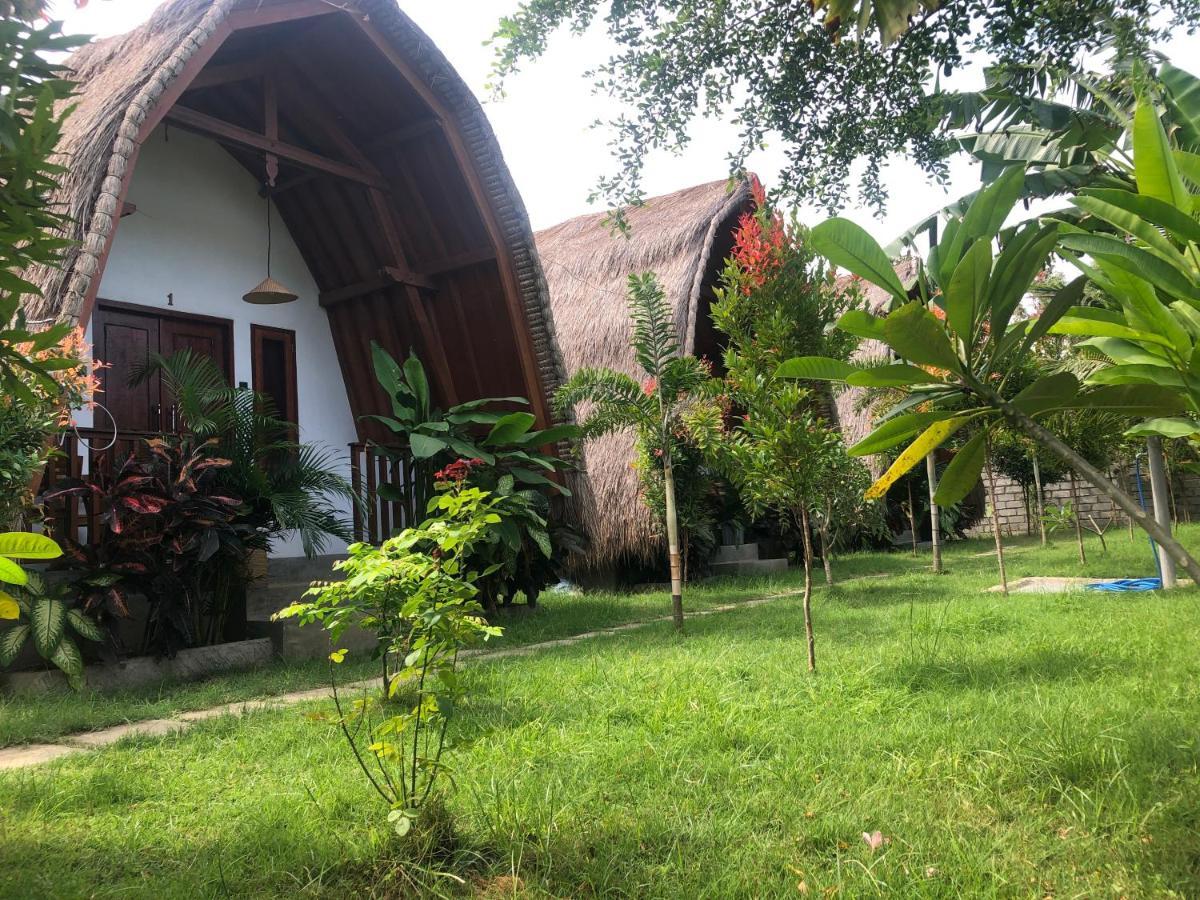 Tropical Sunday Bungalow - Surf And Stay Selong Belanak Zewnętrze zdjęcie