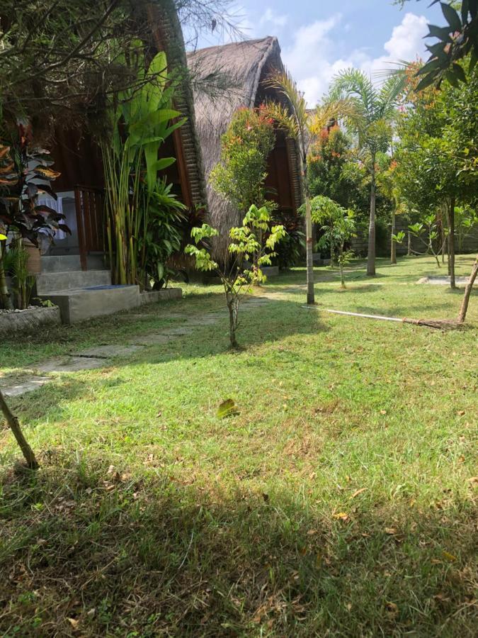 Tropical Sunday Bungalow - Surf And Stay Selong Belanak Zewnętrze zdjęcie