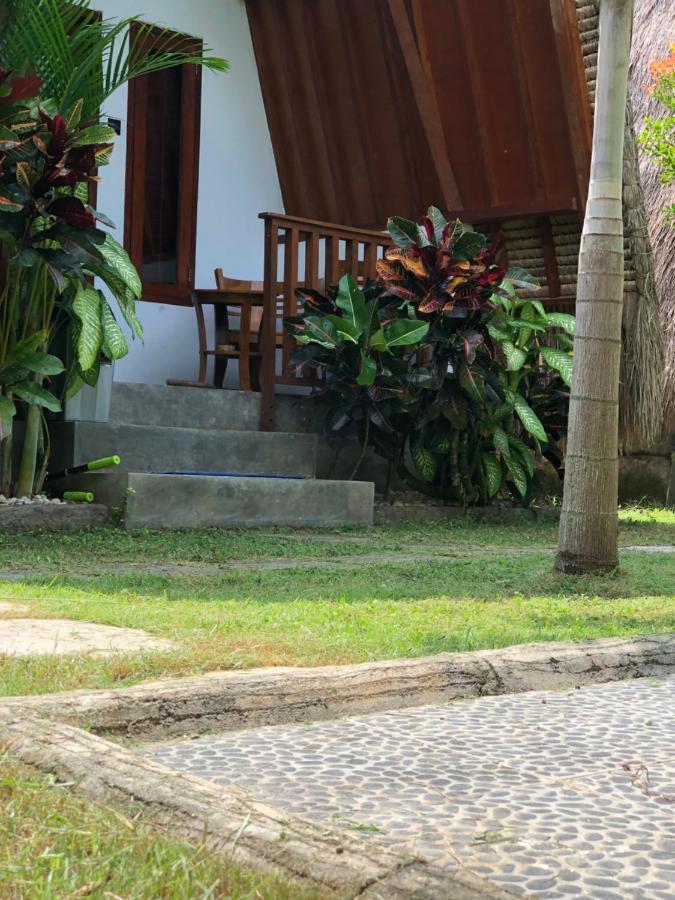 Tropical Sunday Bungalow - Surf And Stay Selong Belanak Zewnętrze zdjęcie