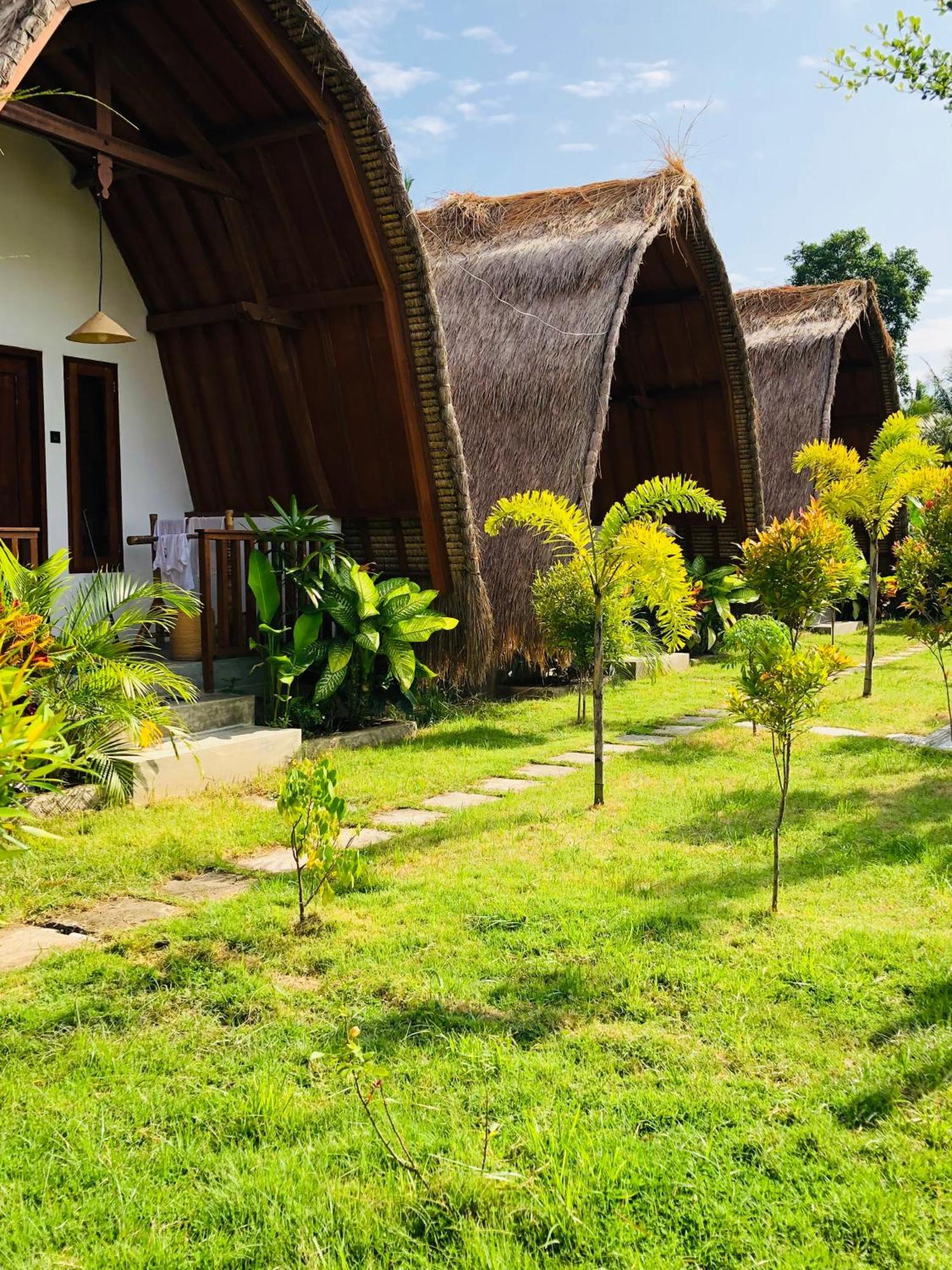 Tropical Sunday Bungalow - Surf And Stay Selong Belanak Pokój zdjęcie